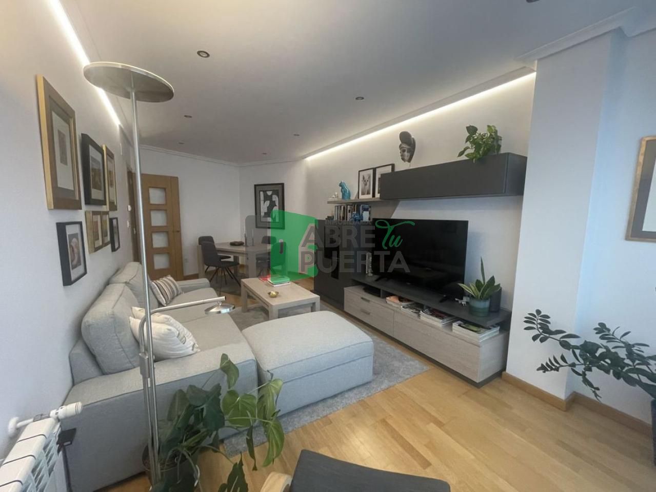 Sala de estar de Piso en venta en Ourense Capital  con Calefacción, Parquet y Trastero