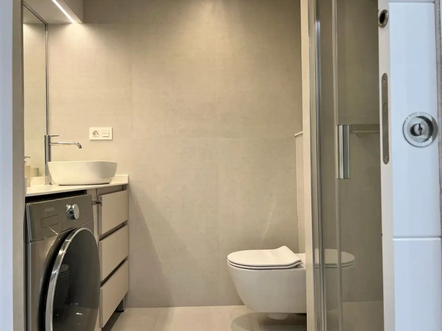 Badezimmer von Wohnung zur Miete in Gijón  mit Heizung und Möbliert