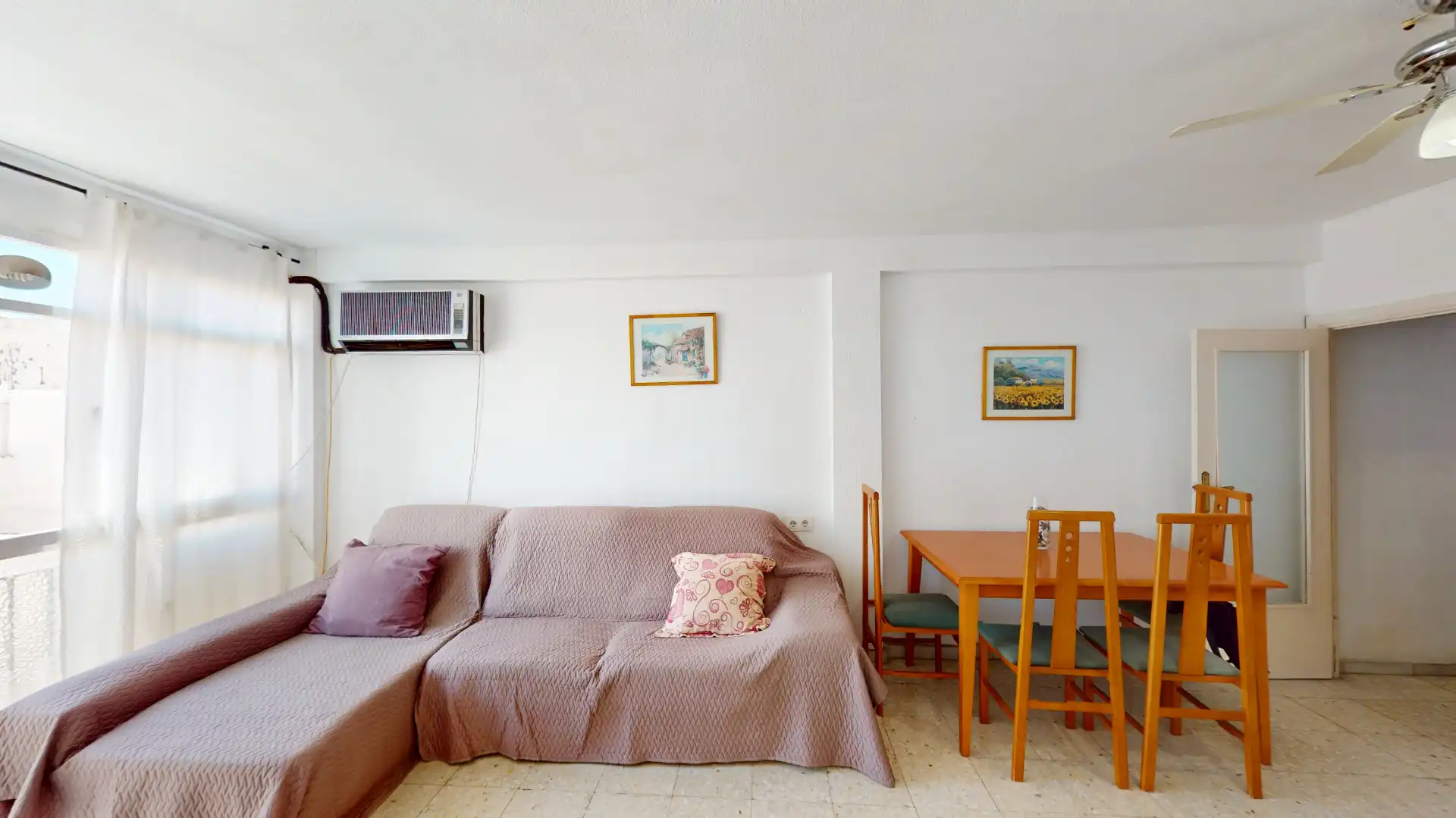 Sala d'estar de Pis en venda en Almería amb Aire condicionat, Moblat i Forn