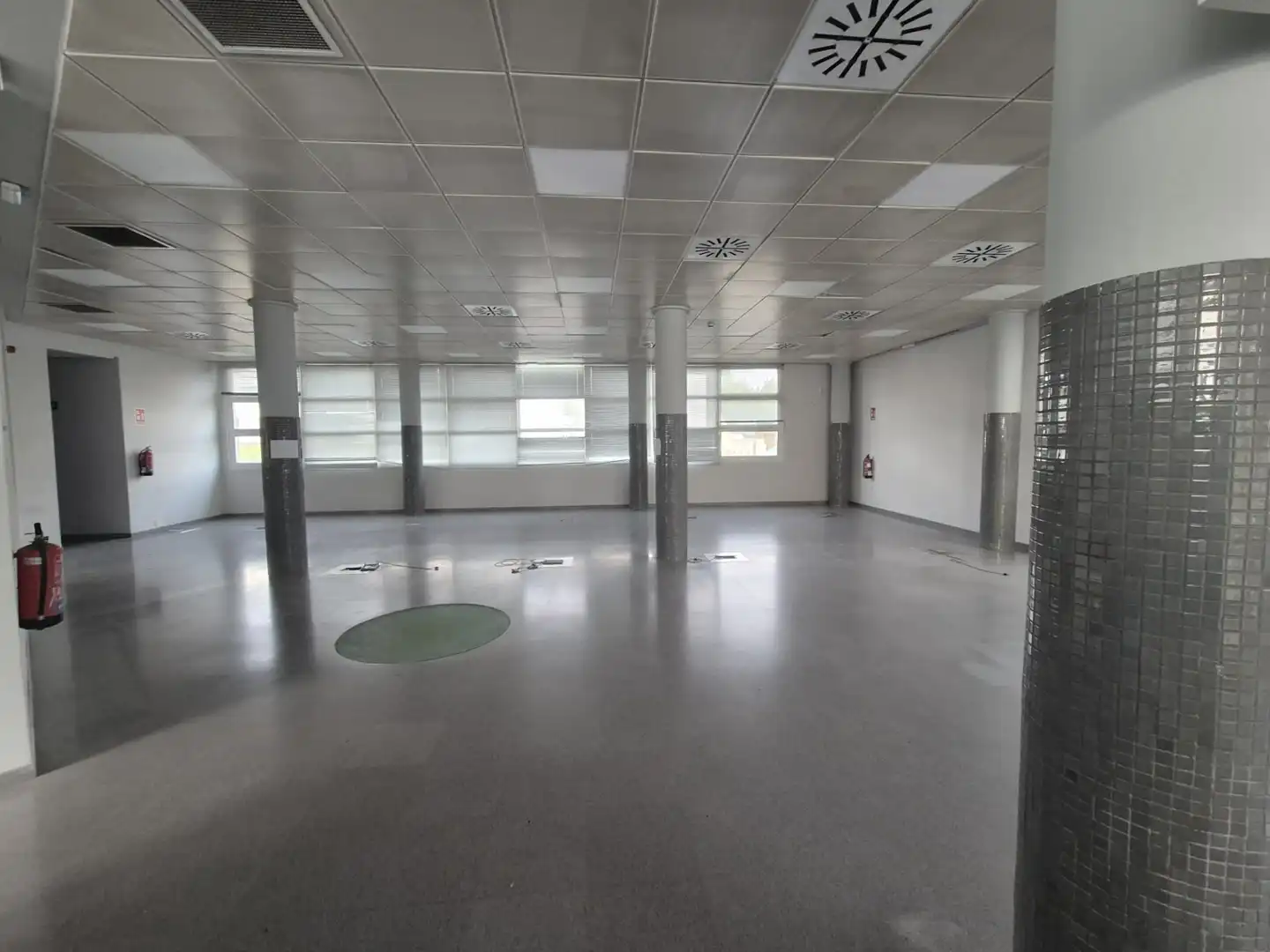 Gebäude zur Miete in Tomares