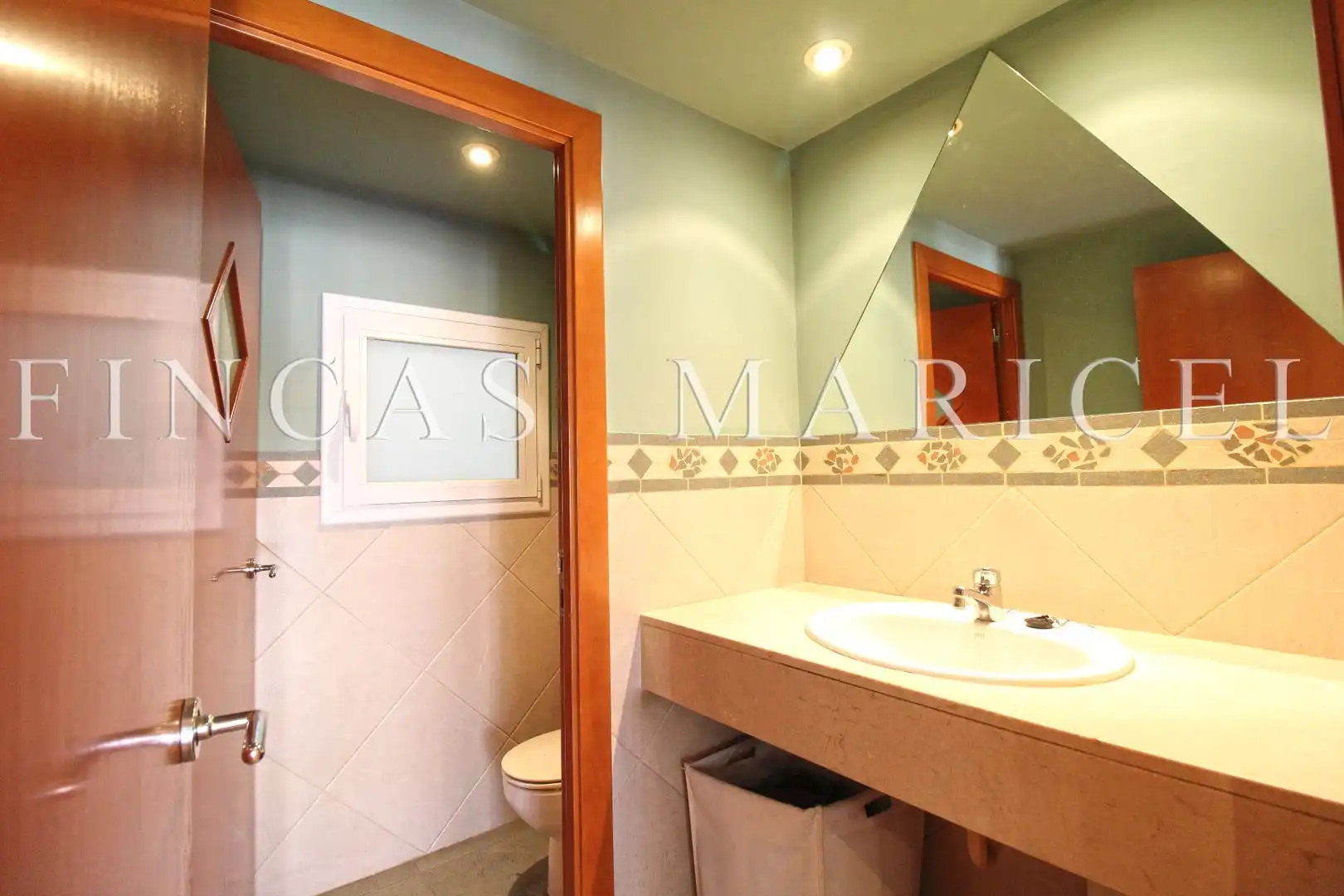 Bathroom of Attic for sale in Sitges  with Air Conditioner and Terrace