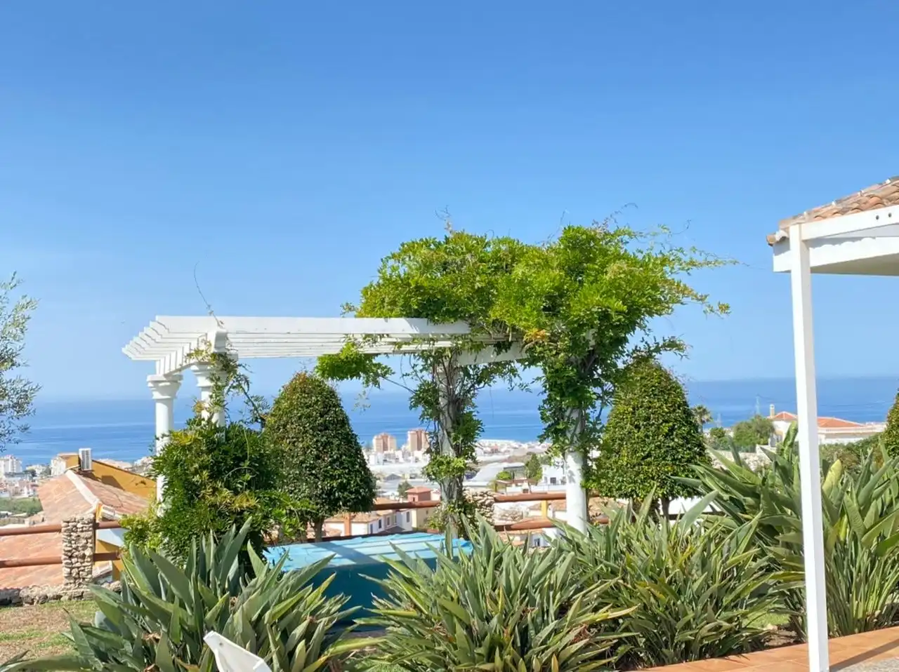 Terrassa de Casa o xalet en venda en Torrox amb Aire condicionat, Jardí privat i Traster