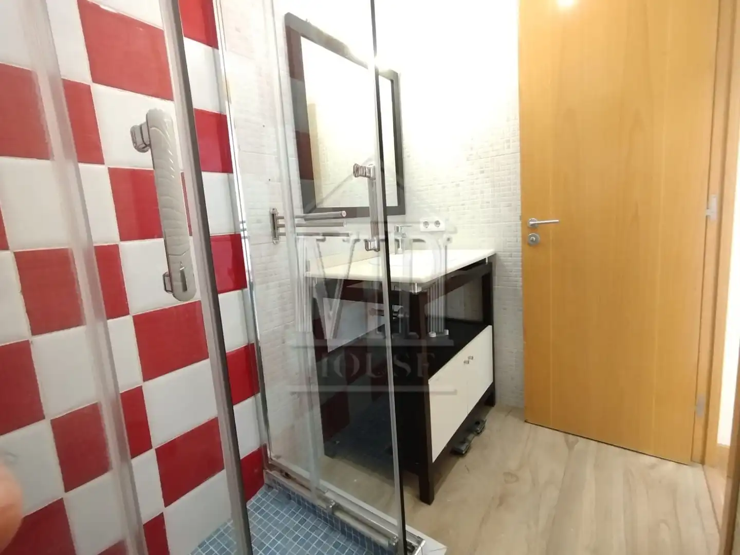 Bany de Pis en venda en Badalona amb Parquet