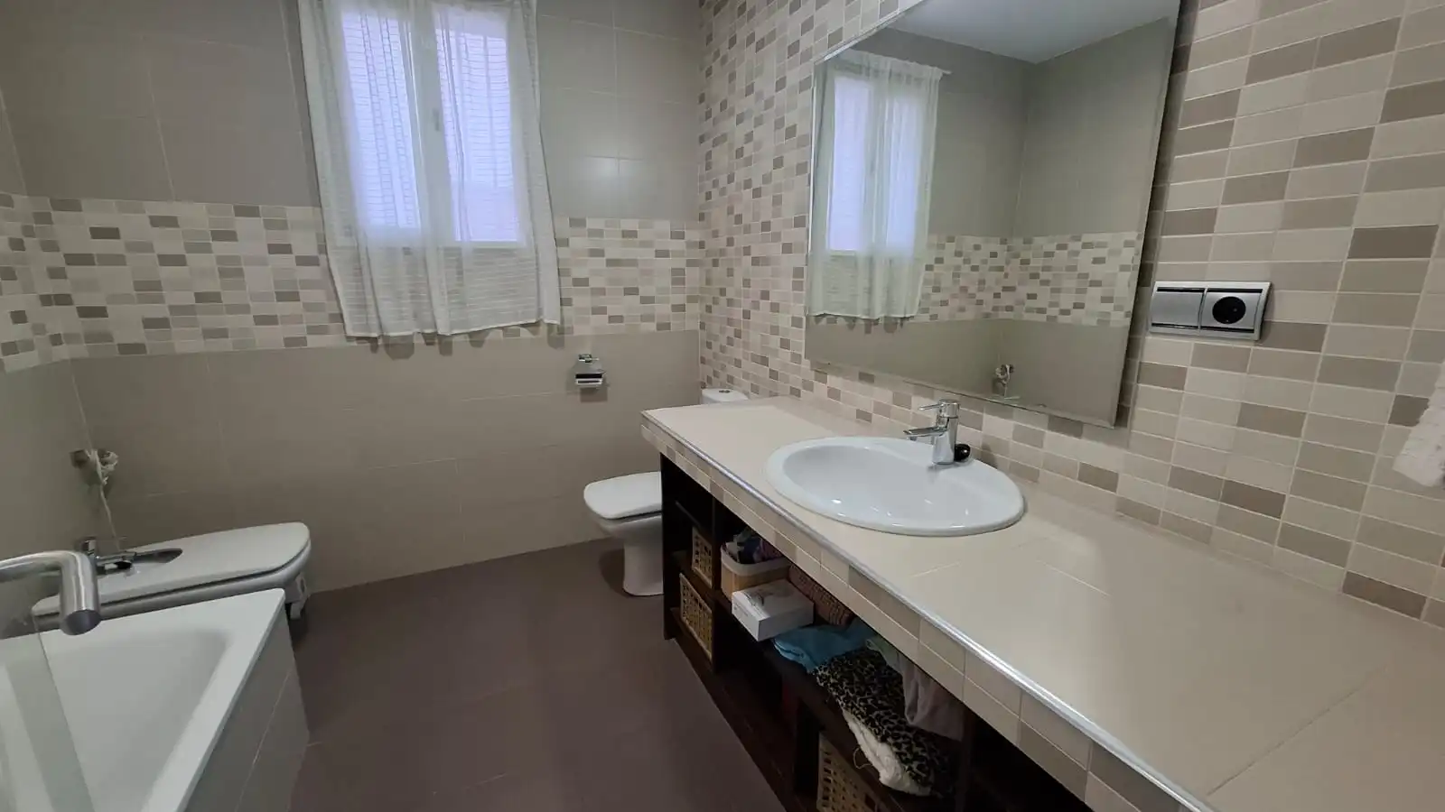 Bathroom of Flat for sale in Motril  with Air Conditioner, Terrace and Furnished