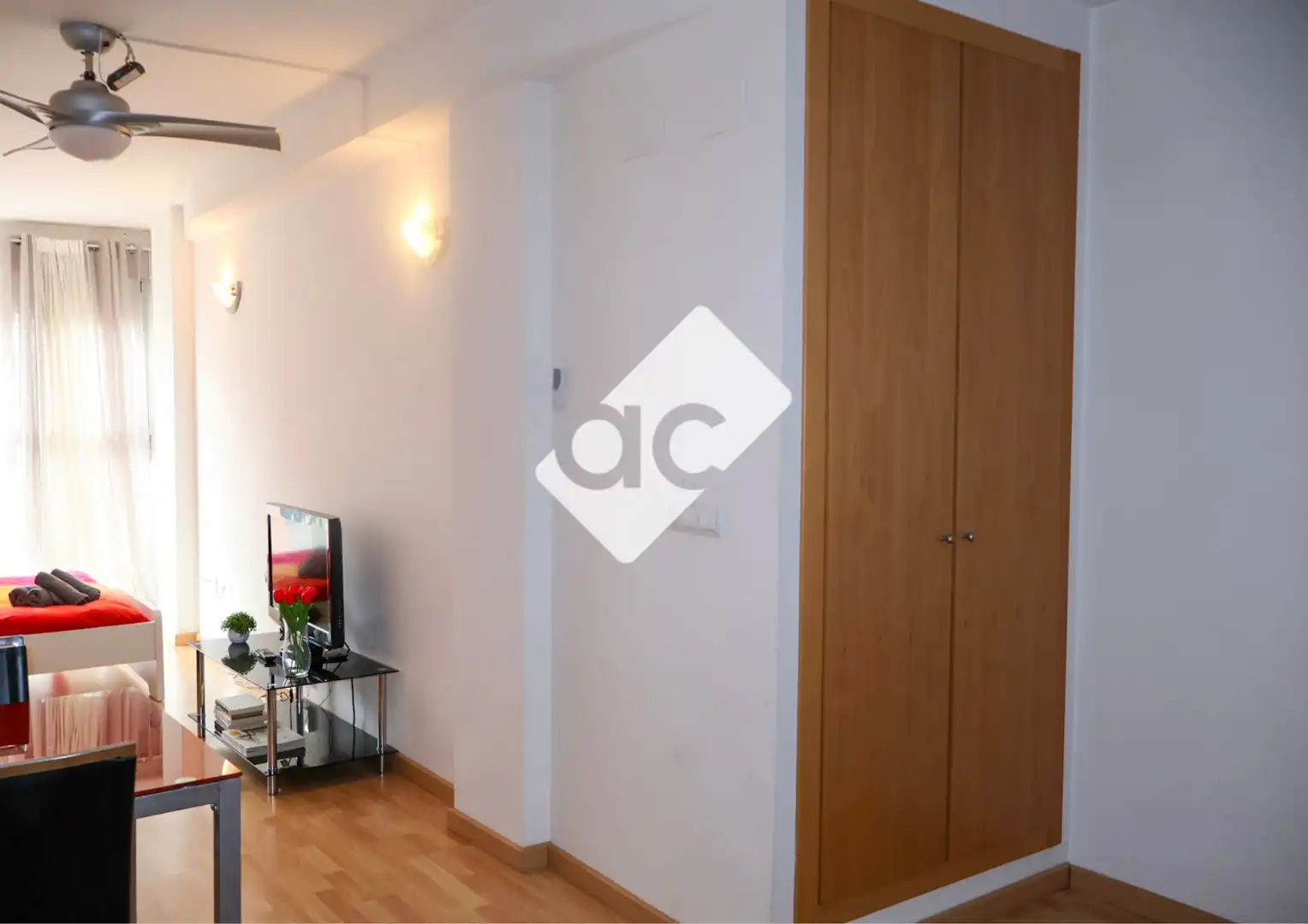 Dormitori de Loft de lloguer en Valencia amb Moblat, Forn i Rentadora
