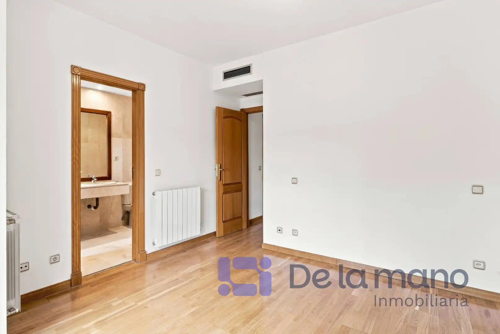 Flat for rent in Avenida TALGO, 89, Aravaca