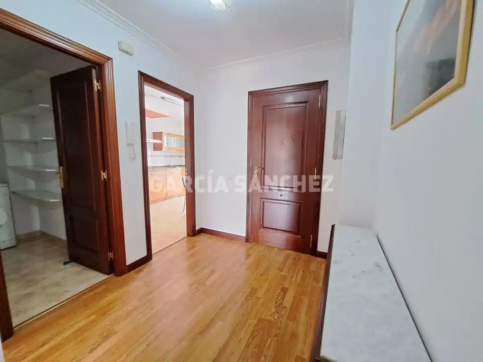 Apartamento en venta en Boiro con Calefacción, Amueblado y Horno