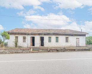 Vista exterior de Casa adosada en venda en Siero amb Balcó