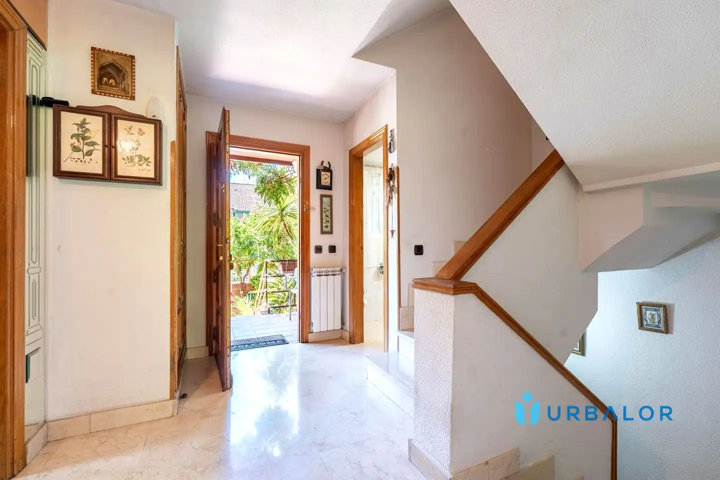 Casa adosada en venta en Alcorcón con Calefacción, Jardín privado y Parquet