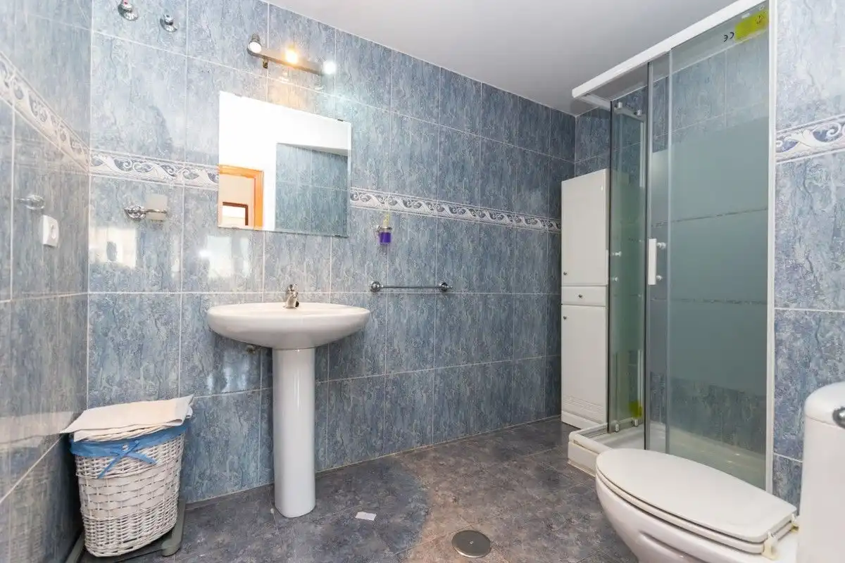 Bathroom of Apartments for sale in Cenicero  with Air Conditioner, Terrace and Furnished