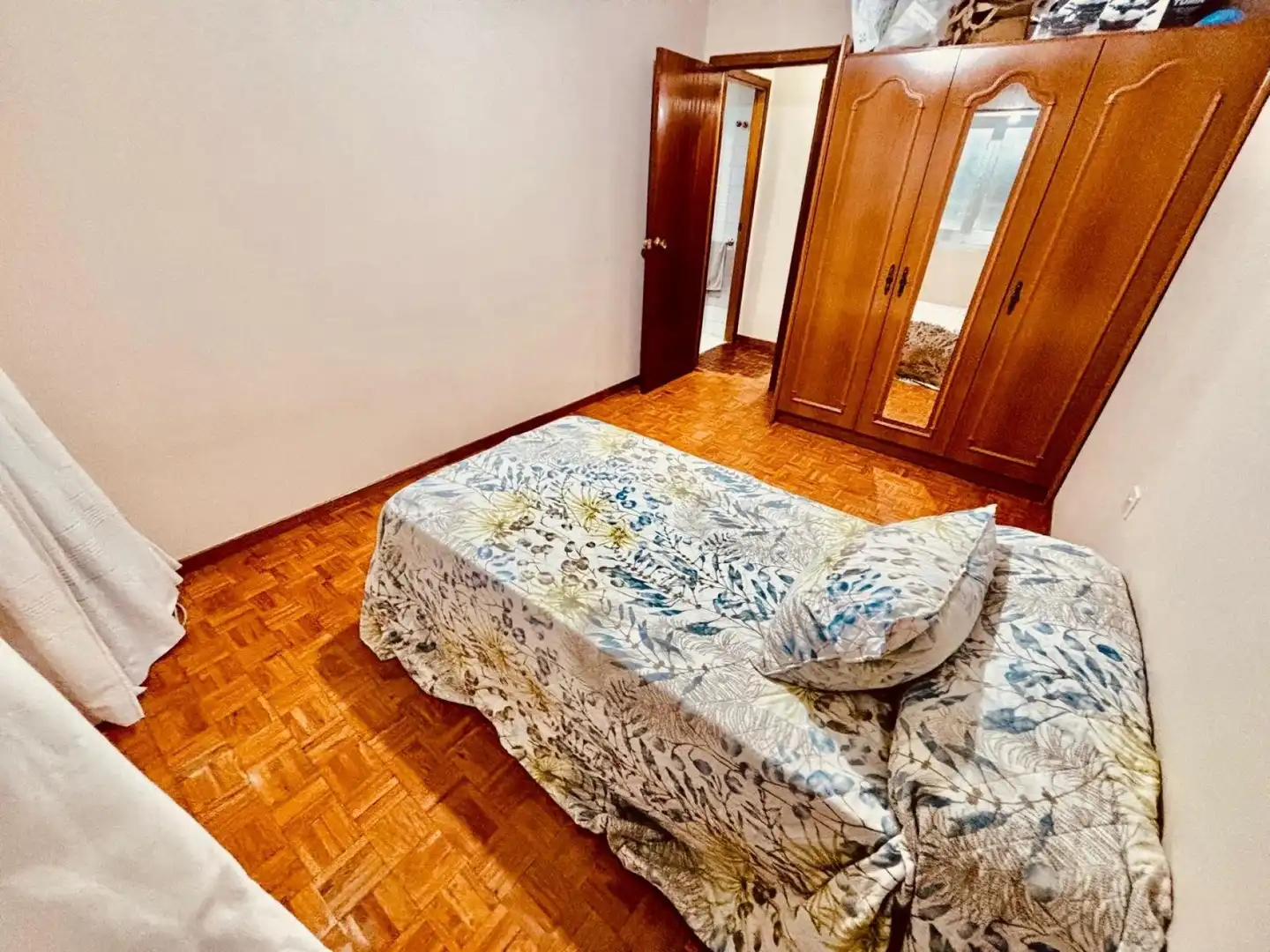 Dormitori de Pis en venda en Pontevedra Capital  amb Balcó