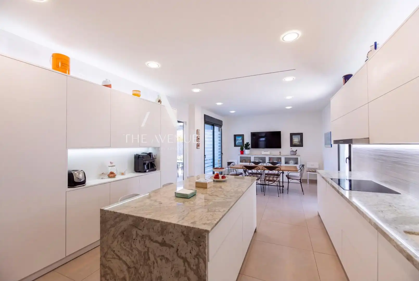 Cuina de Casa o xalet en venda en Las Rozas de Madrid amb Aire condicionat, Calefacció i Jardí privat