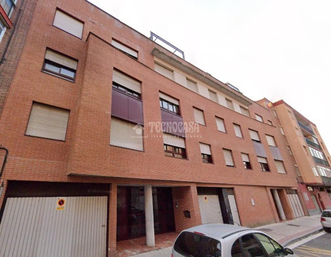Exterior view of Flat for sale in Valladolid Capital  with Terrace and Furnished