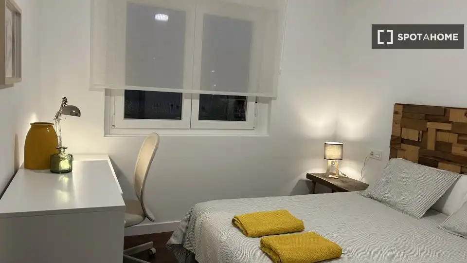 Habitación de Piso para compartir en Bilbao  con Aire acondicionado, Terraza y Amueblado