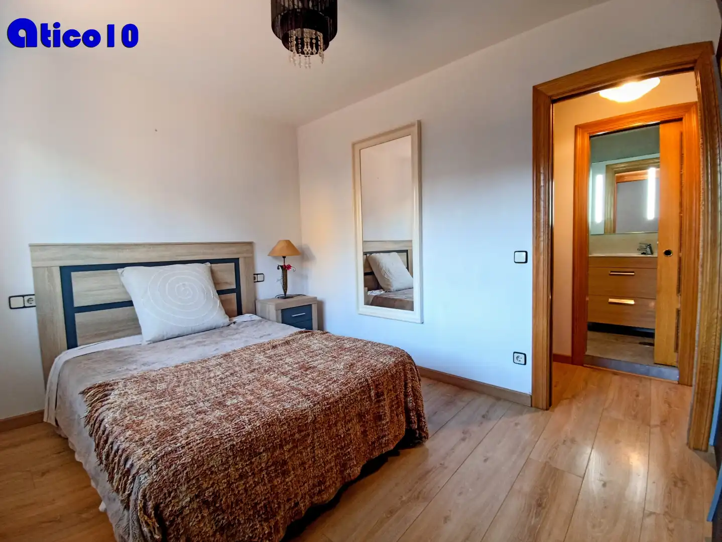 Bedroom of Attic for sale in Oviedo   with Heating, Parquet flooring and Terrace