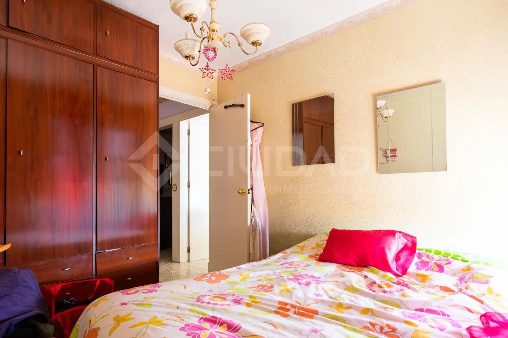 Bedroom of Flat for sale in Sevilla  with Balcony