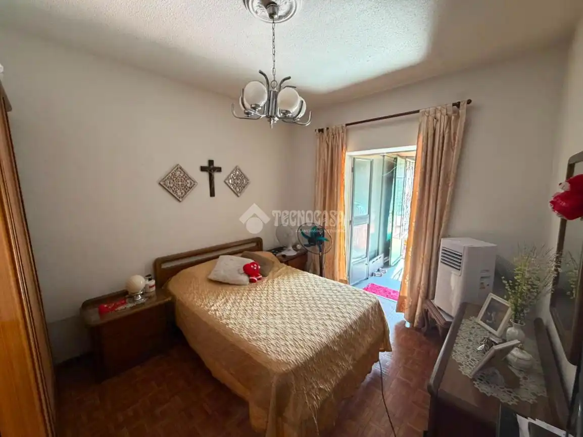 Flat for sale in C. Hermanos Álvarez Quintero, La Alhóndiga