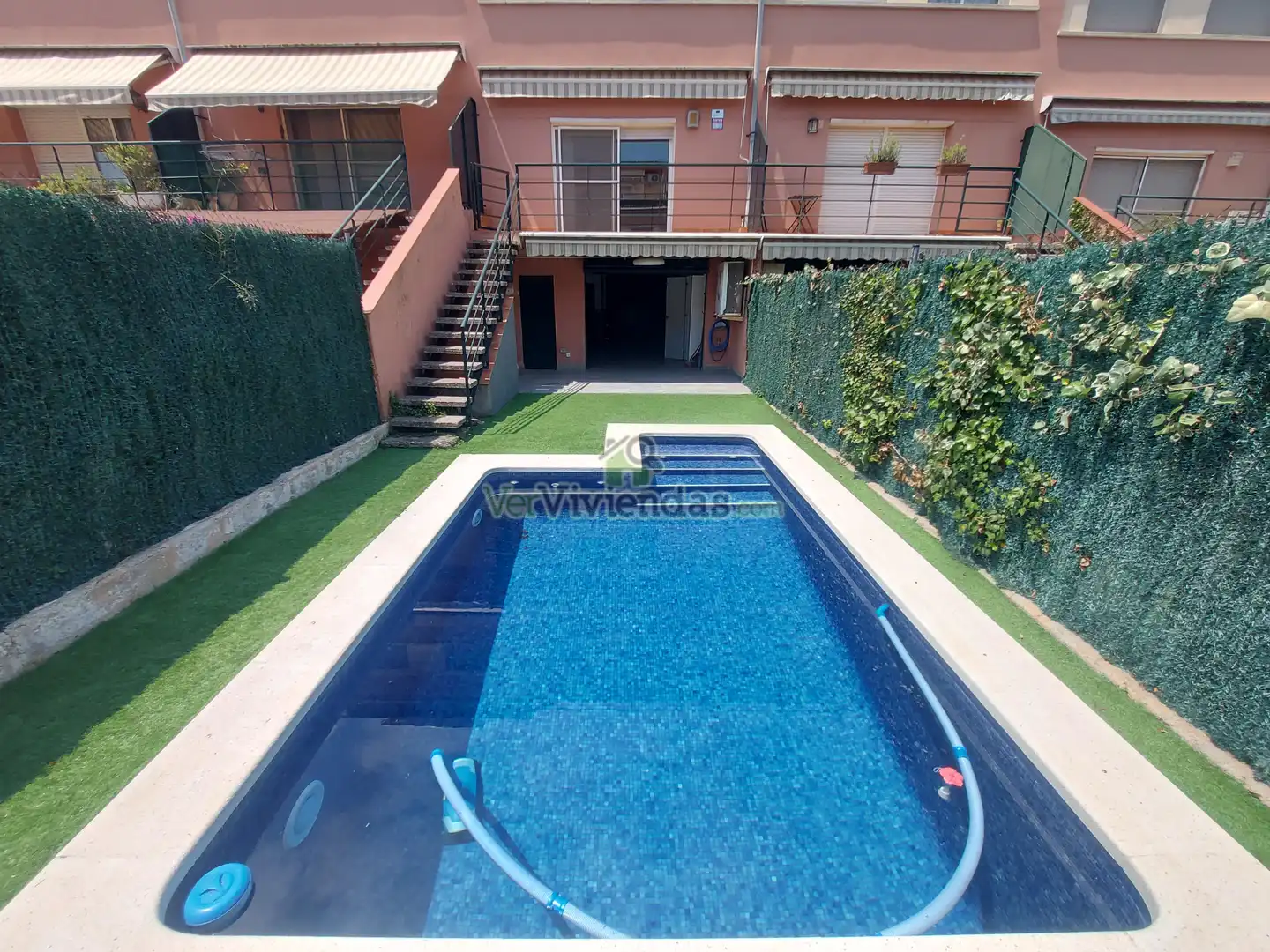 Piscina de Casa adosada en venta en Martorell con Aire acondicionado, Calefacción y Jardín privado