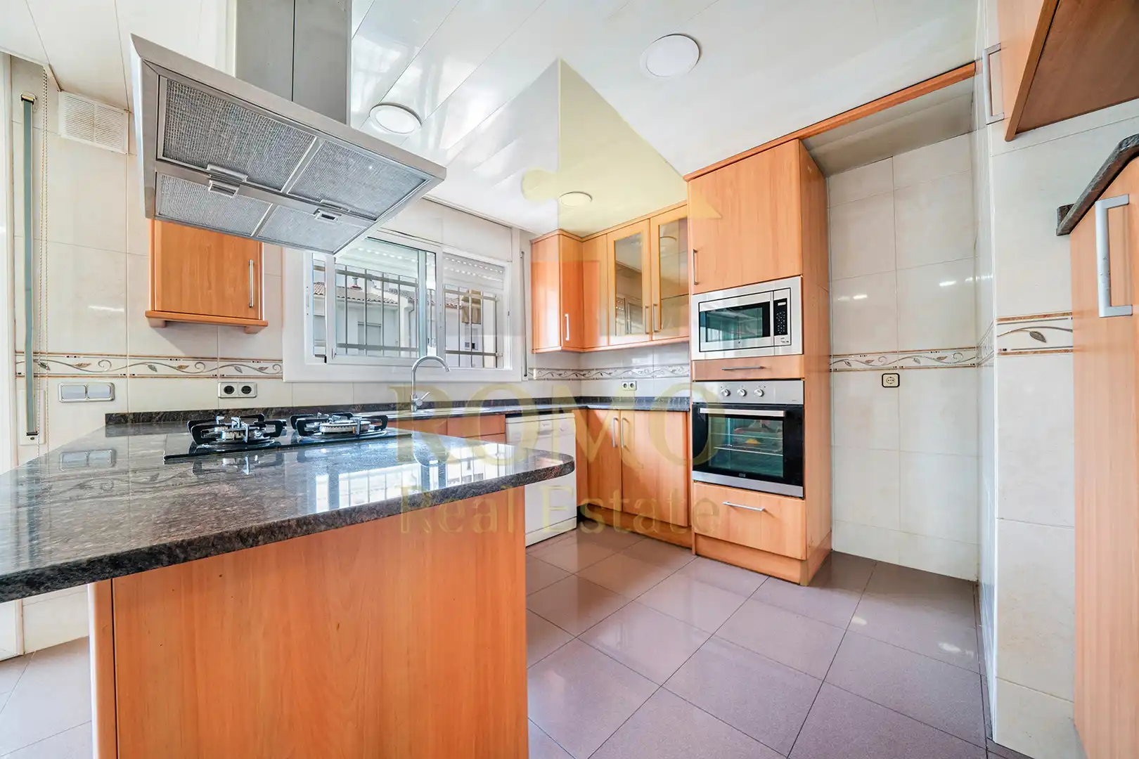 Cocina de Casa adosada en venta en Santa Perpètua de Mogoda con Balcón