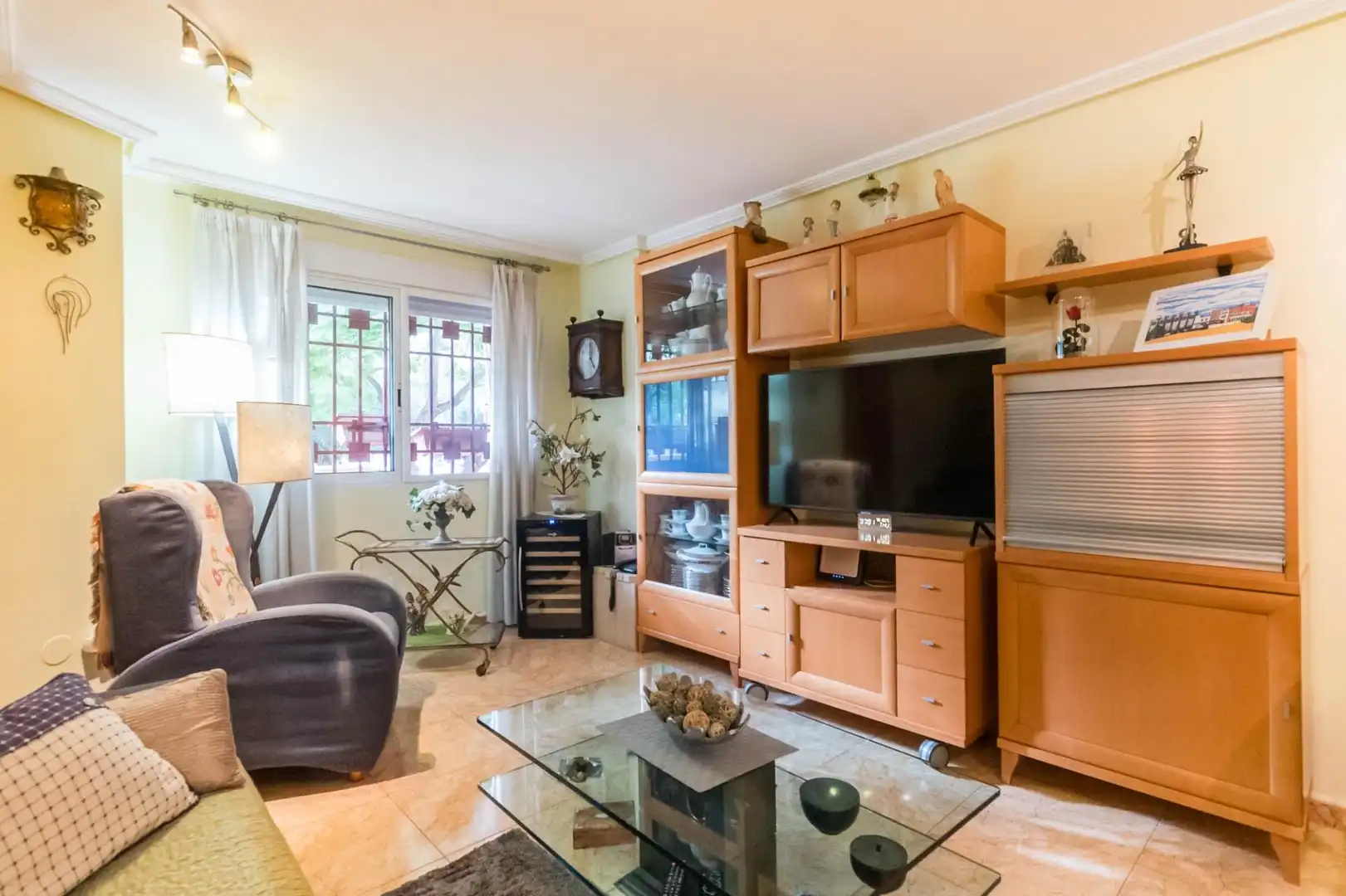 Wohnzimmer von Einfamilien-Reihenhaus zum Verkauf in Murcia mit Klimaanlage, Privatgarten und Terrasse