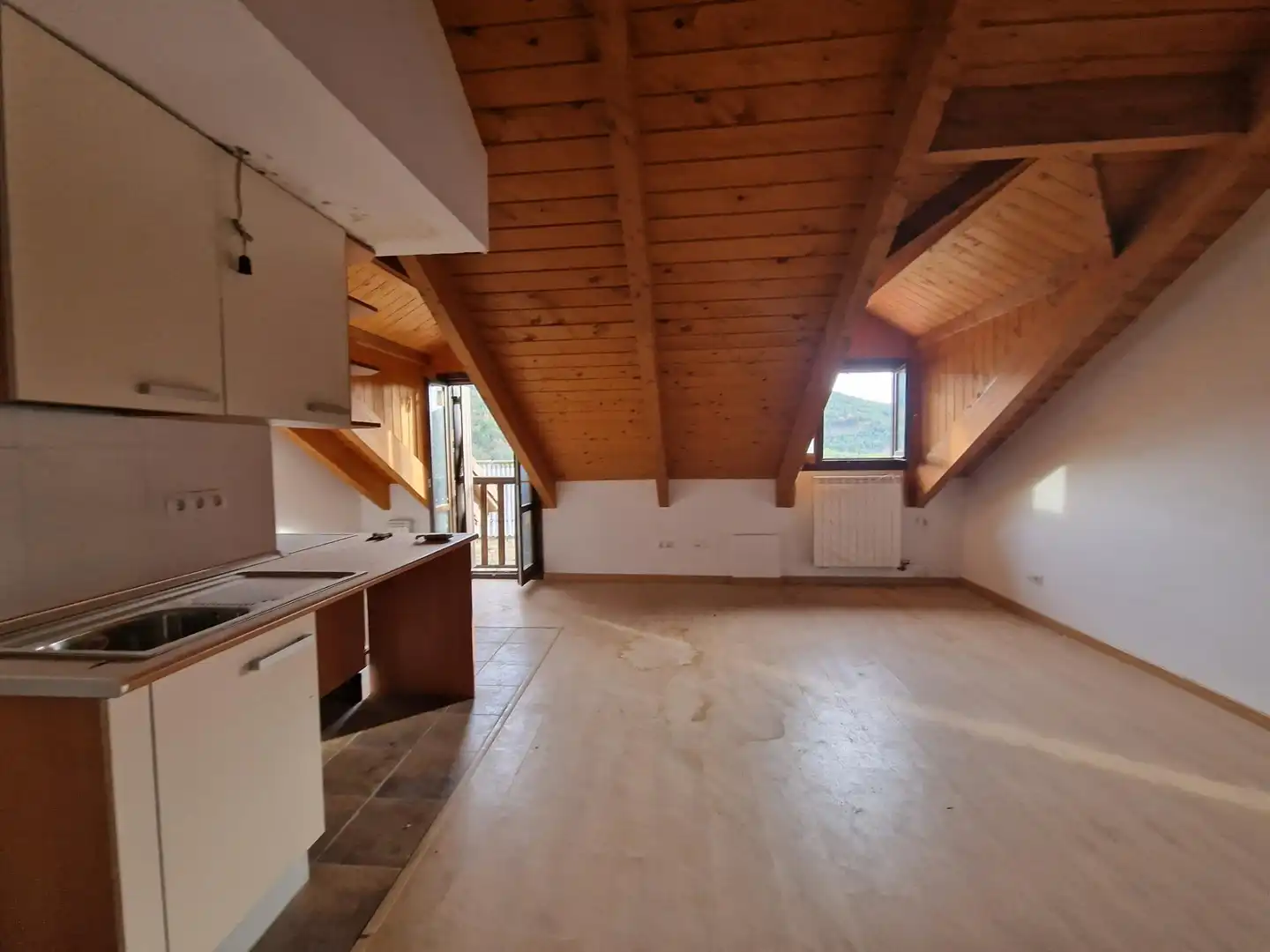 Buildings for sale in Aisa