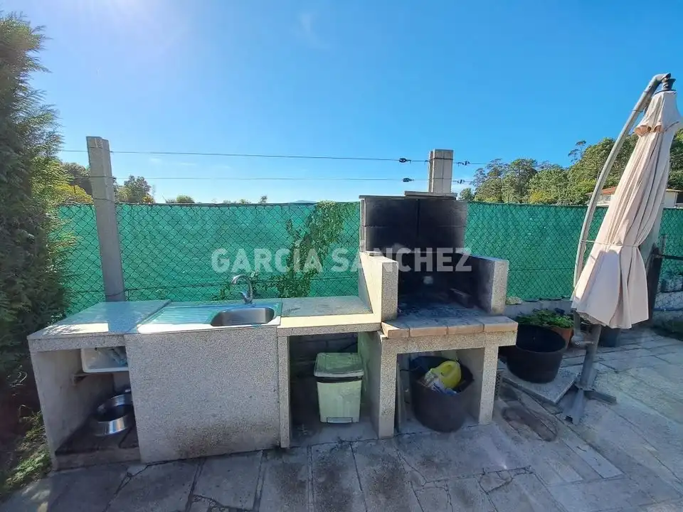 Garden of Land for sale in Boiro