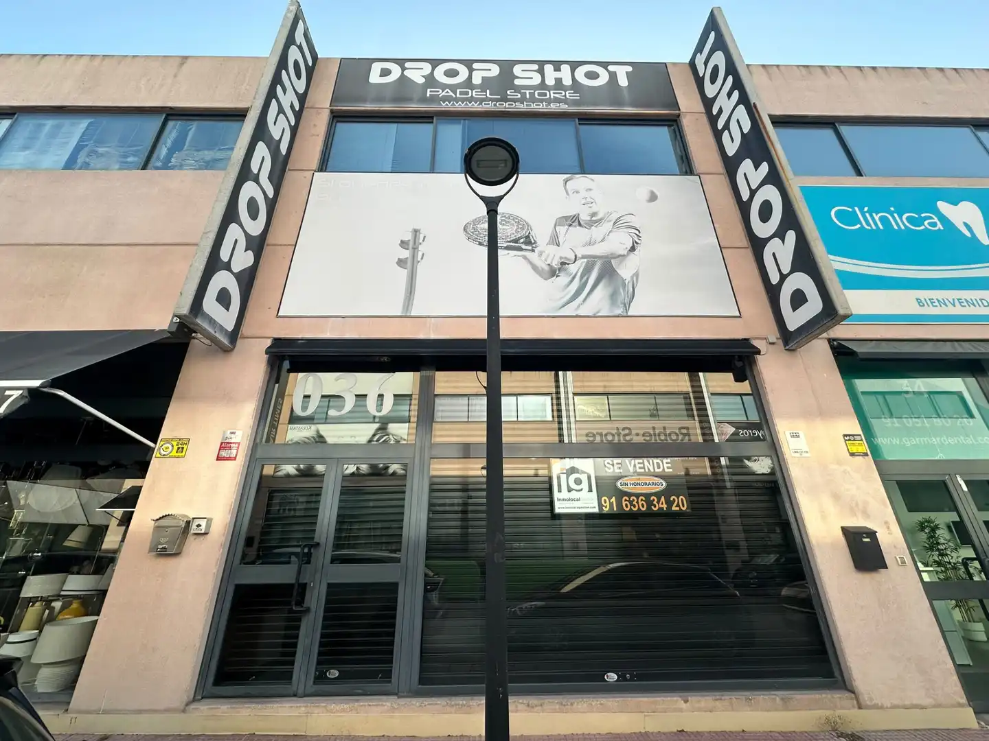 Business premises for sale in Calle Módena 36, imagen 4