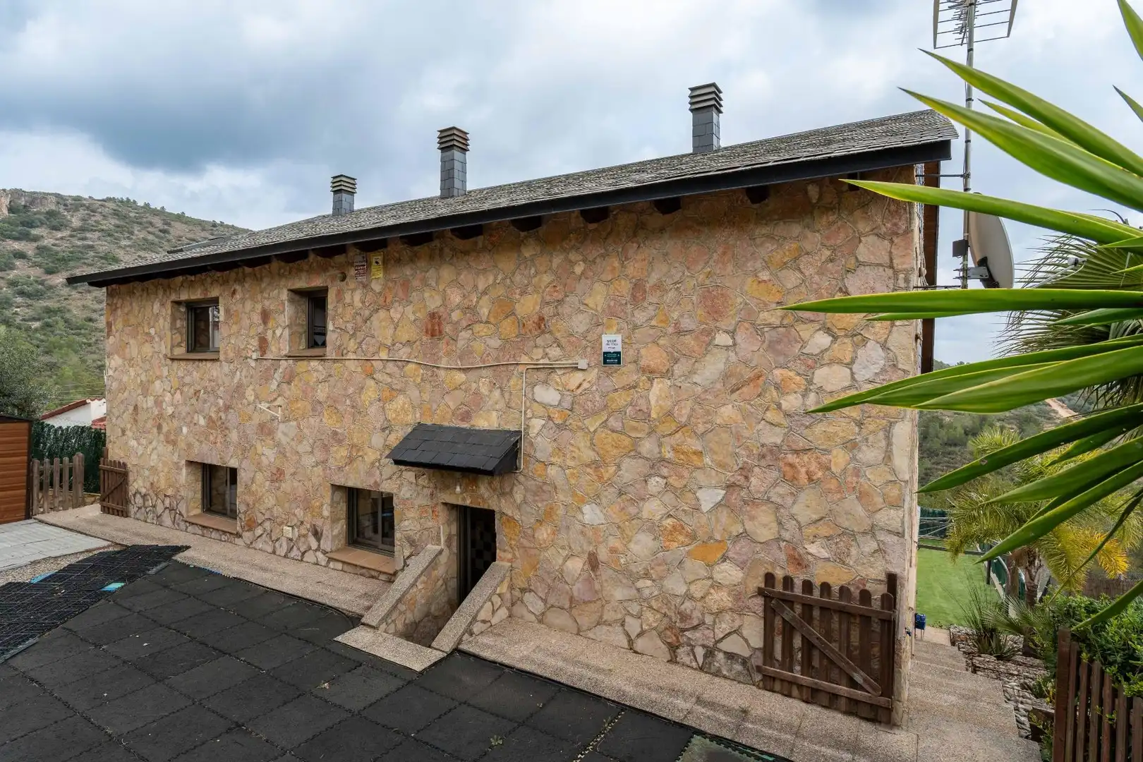 Vista exterior de Casa o xalet en venda en El Vendrell amb Calefacció, Jardí privat i Terrassa