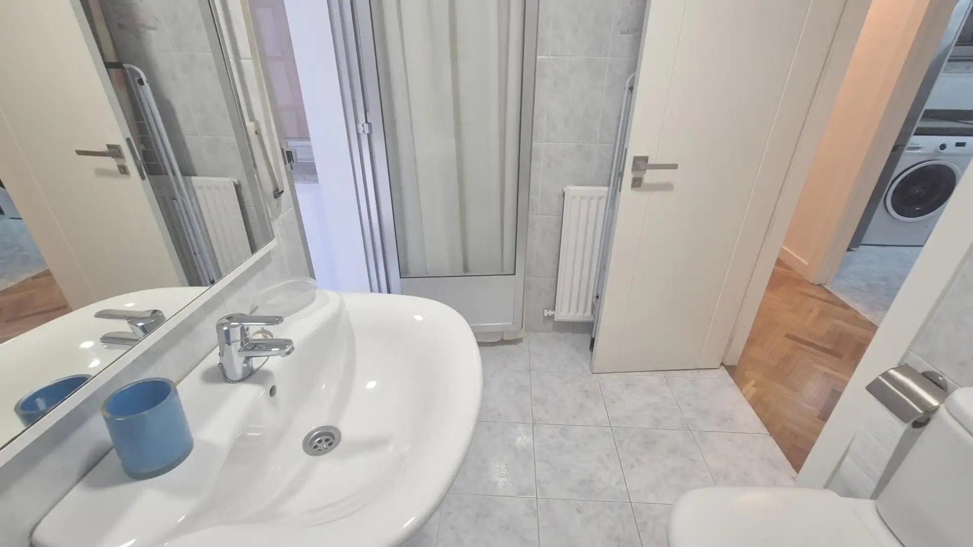 Baño de Piso de alquiler en Salamanca con Calefacción, Parquet y Amueblado