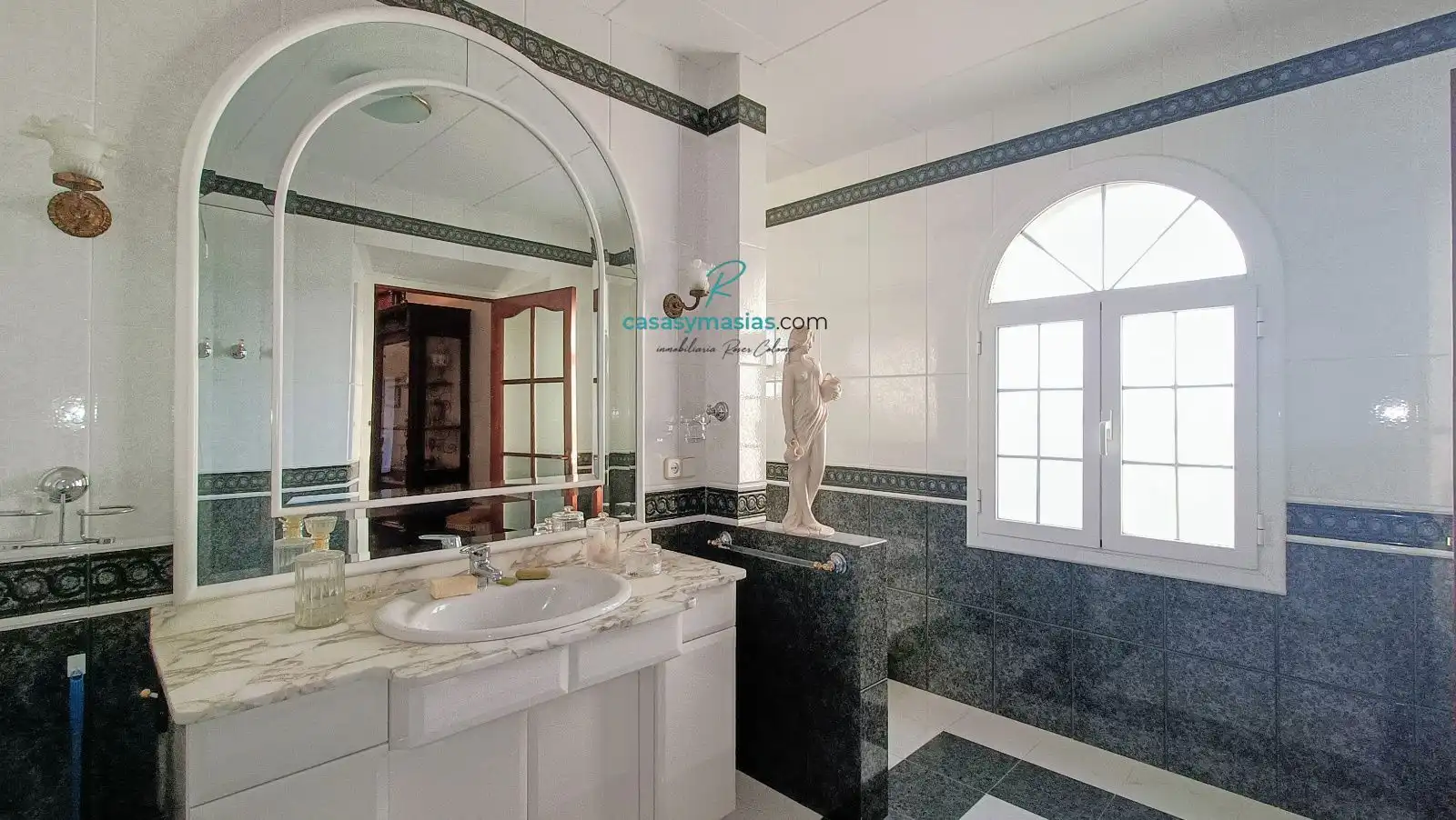 Baño de Finca rústica de alquiler en Font-rubí con Aire acondicionado, Calefacción y Jardín privado
