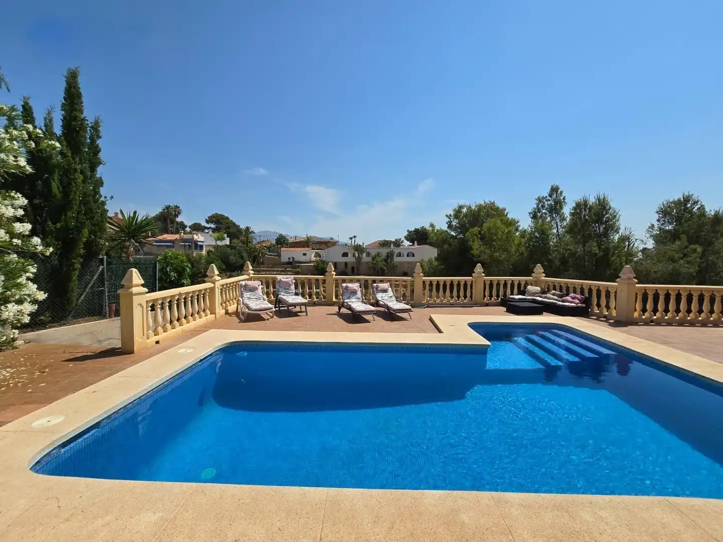 Chalet con piscina en venta en Coloma, imagen 3
