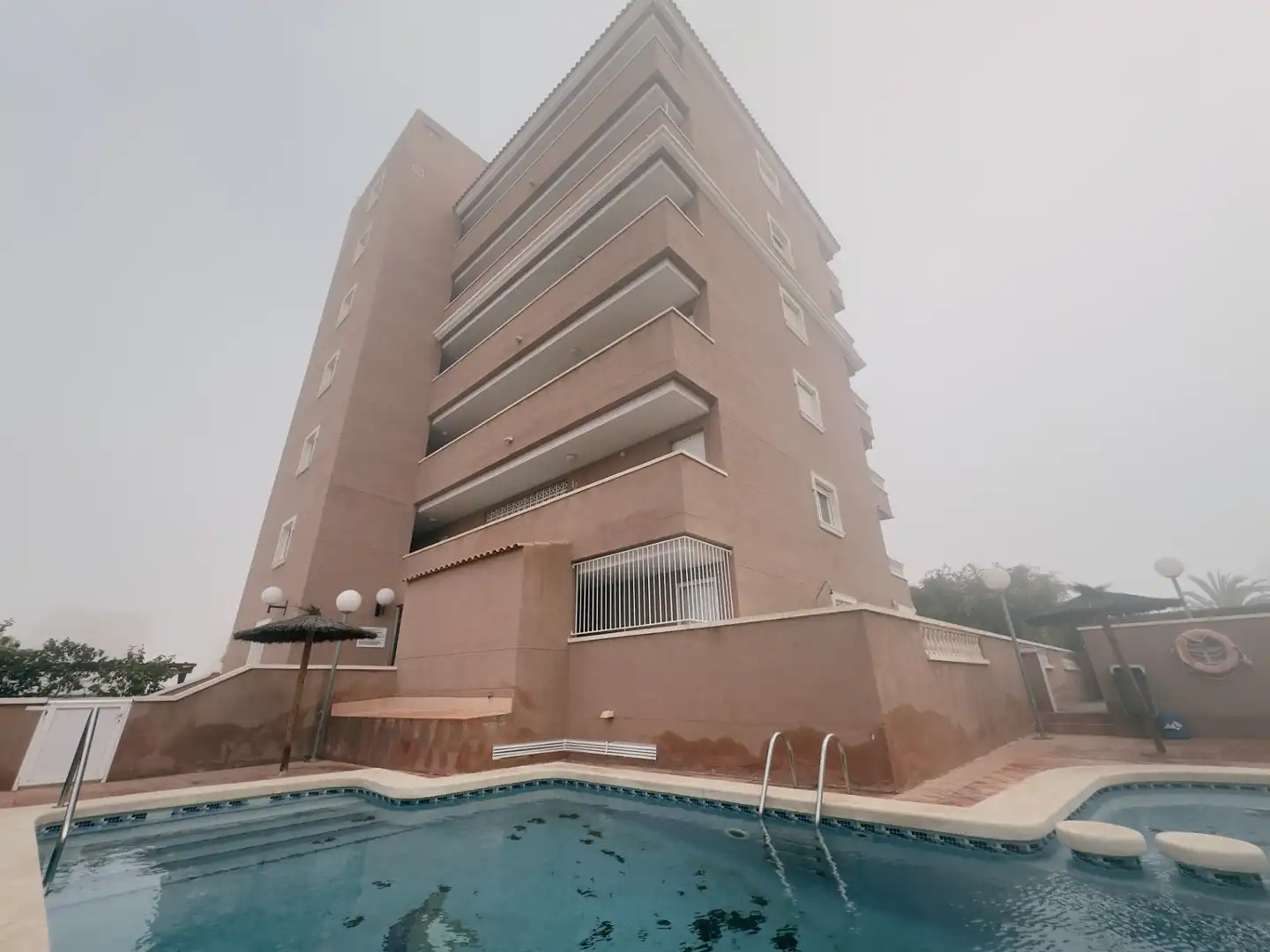 Vista exterior de Apartamento en venta en Elche / Elx con Aire acondicionado, Terraza y Amueblado