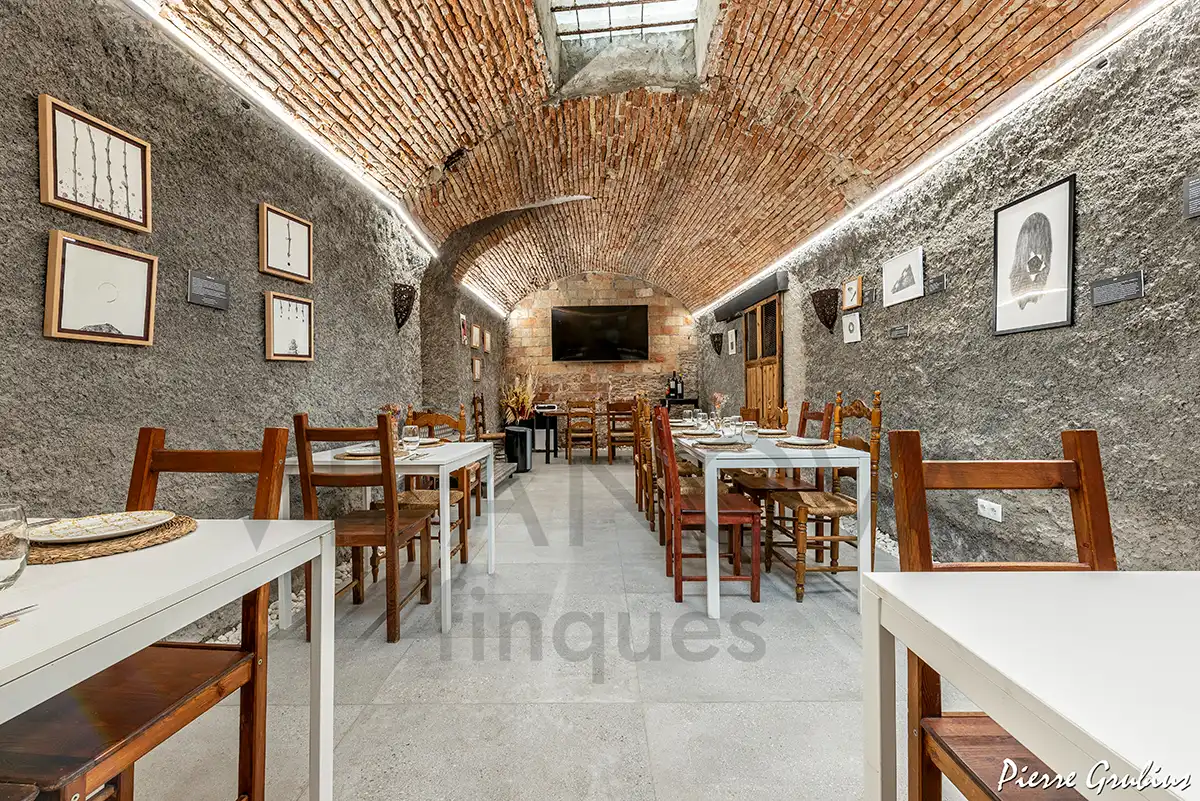 Commercial properties for rent in Falset  with Air Conditioner, Heating and Terrace
