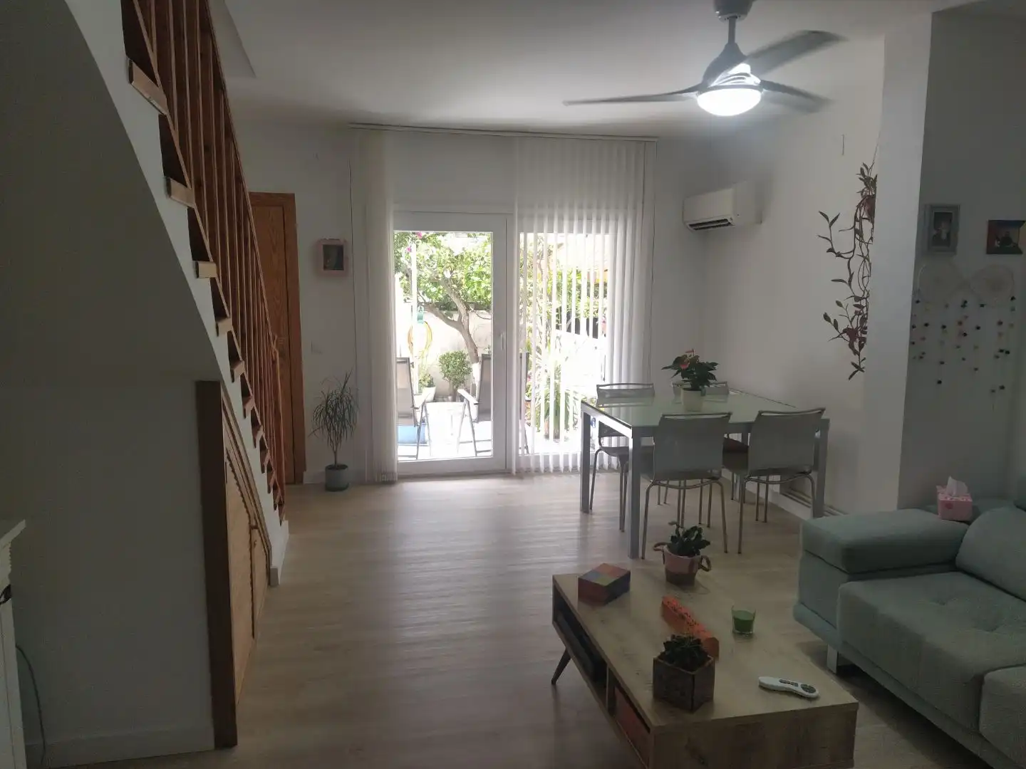 Living room of Houses for sale in Cubelles  with Air Conditioner and Balcony