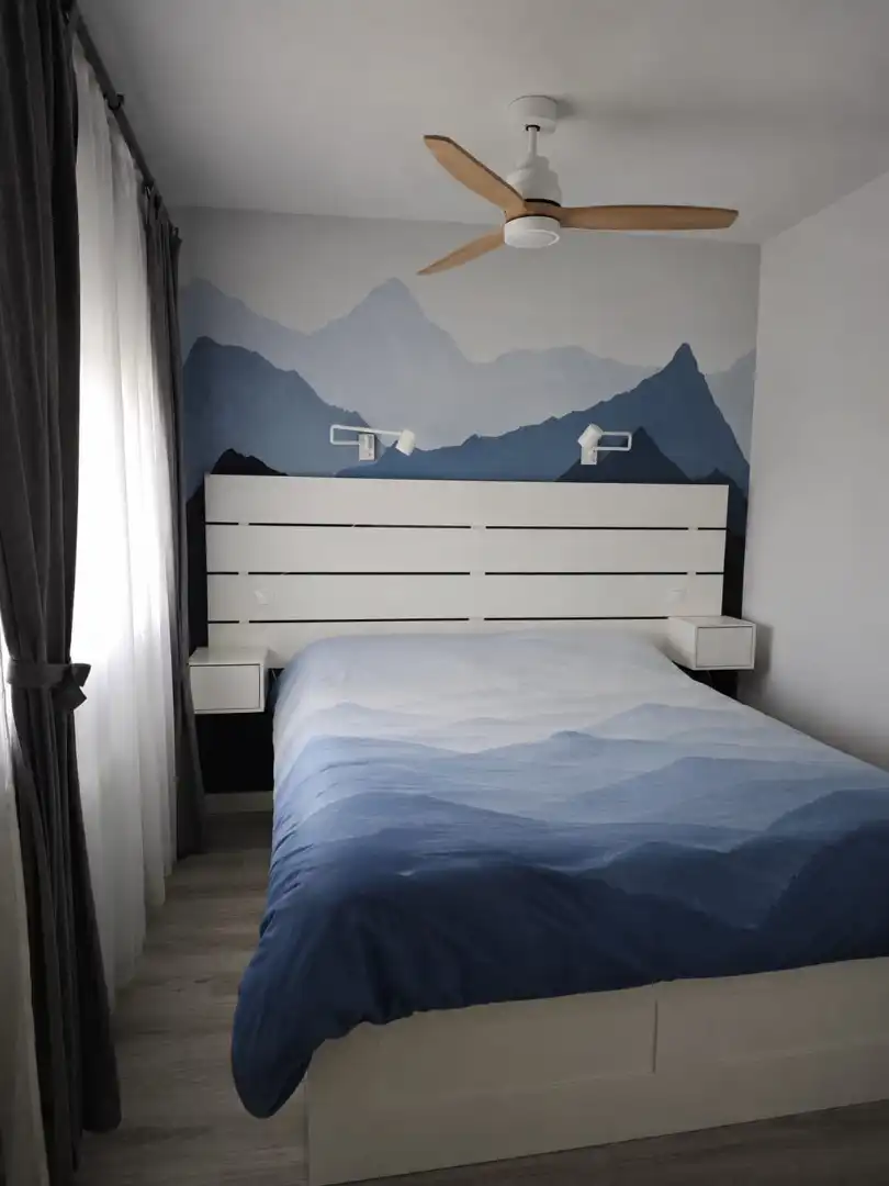 Habitación de Casa adosada en venta en Villalbilla con Aire acondicionado, Calefacción y Jardín privado