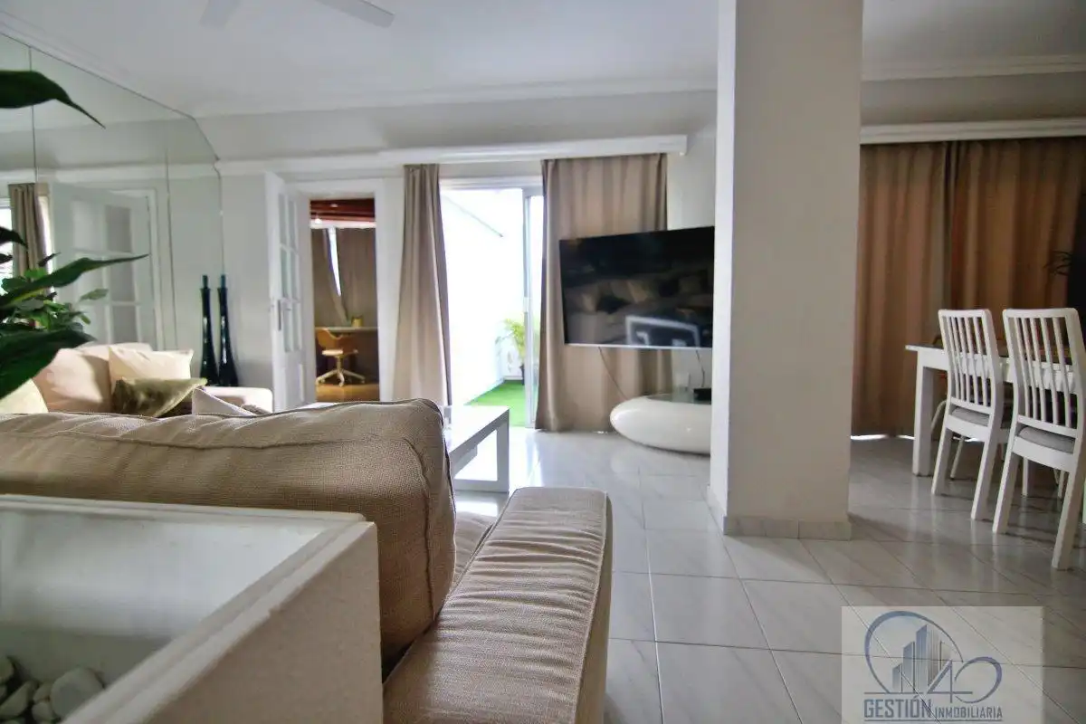 Sala de estar de Ático en venta en Santa Cruz de Tenerife con Trastero, Amueblado y Alarma