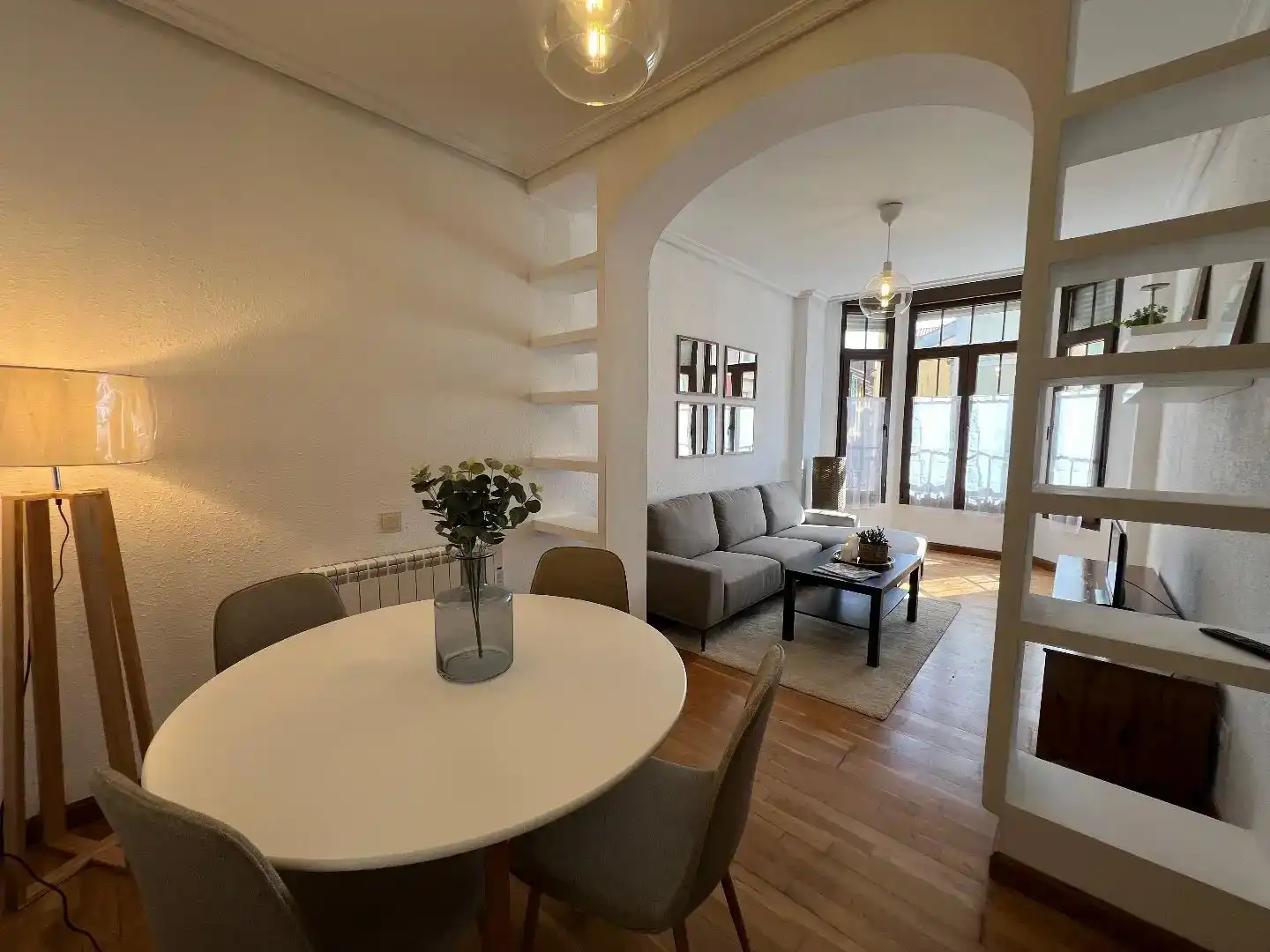Sala de estar de Piso de alquiler en Gijón  con Parquet y Amueblado