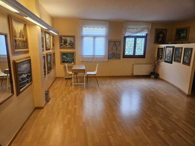 Local comercial en Alquiler en Nucli Antic