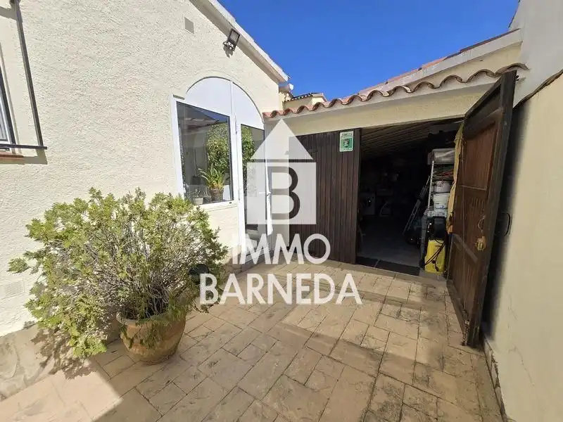 Jardí de Casa o xalet en venda en Empuriabrava amb Aire condicionat, Calefacció i Piscina