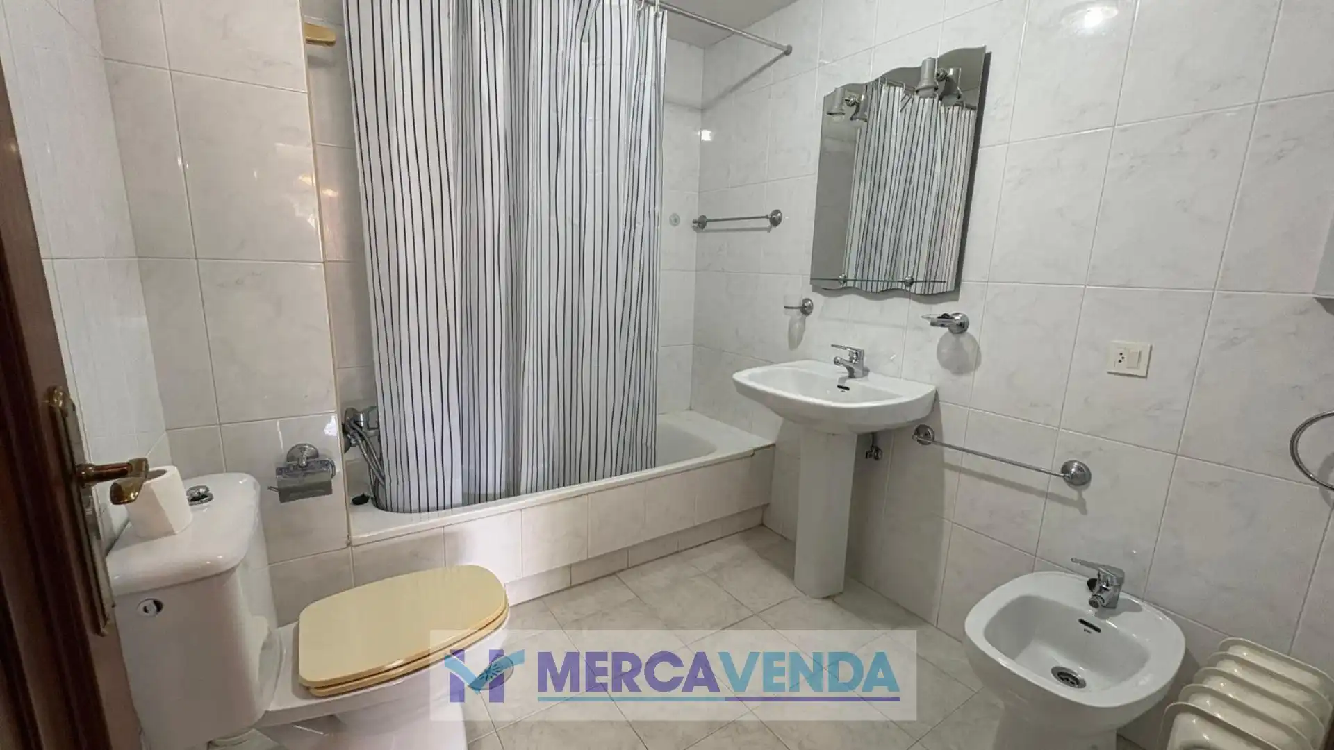 Baño de Piso en venta en Mondariz-Balneario con Calefacción, Jardín privado y Amueblado