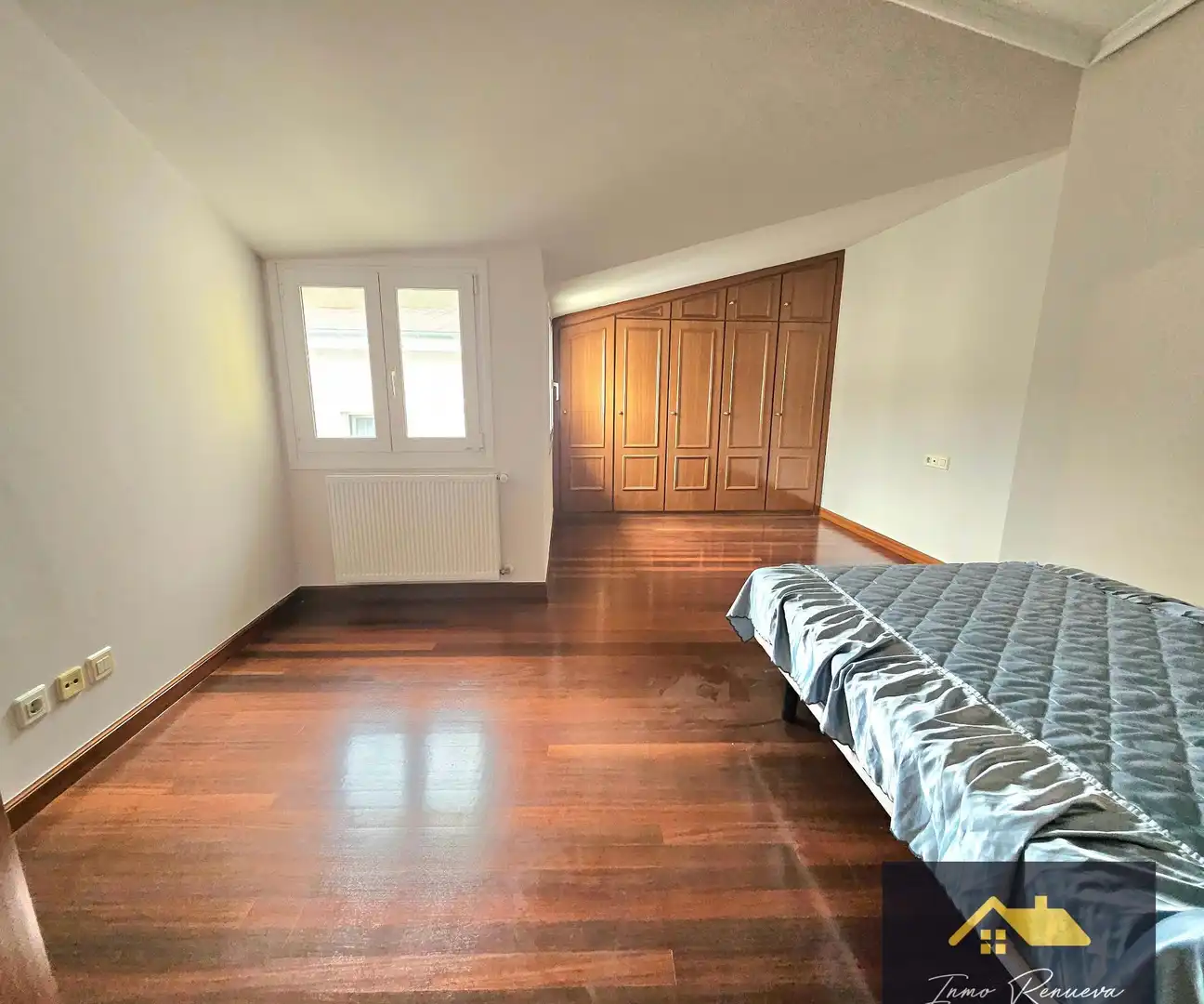 Habitación de Ático en venta en Santurtzi  con Calefacción, Trastero y Balcón