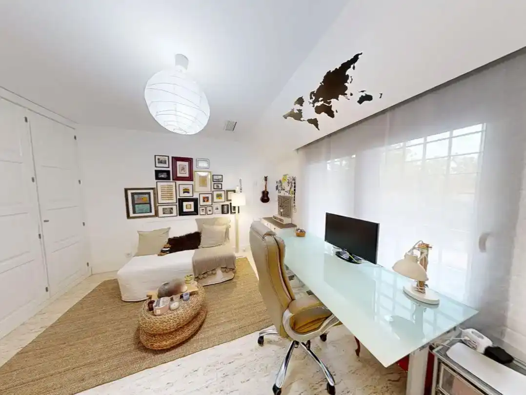 Living room of Flat for sale in Boadilla del Monte  with Air Conditioner, Private garden and Parquet flooring