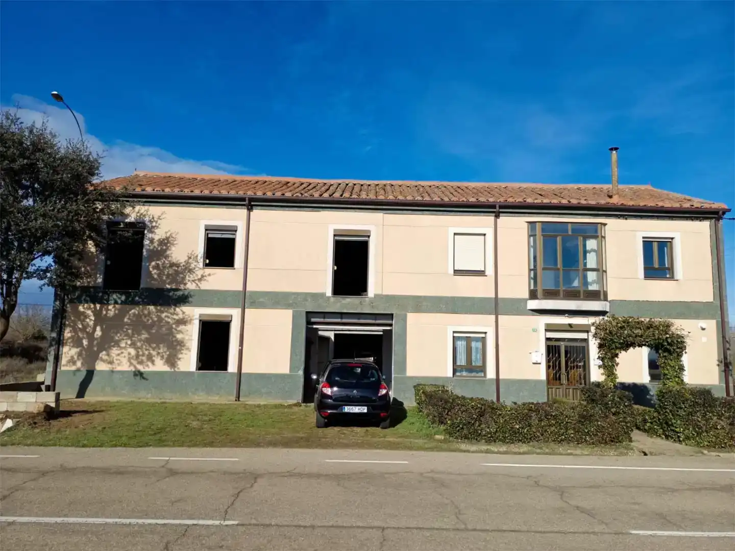 Vista exterior de Casa o chalet en venta en Villamontán de la Valduerna con Jardín privado, Trastero y Amueblado