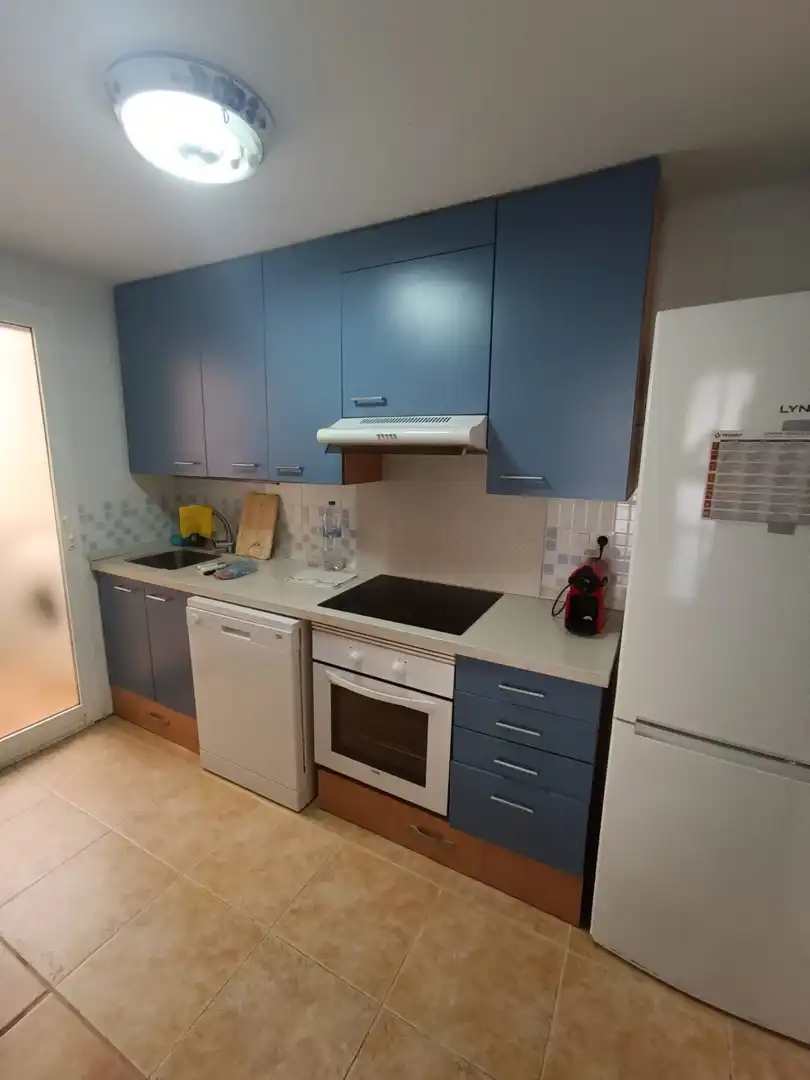 Cuina de Apartament de lloguer en La Manga del Mar Menor amb Aire condicionat, Calefacció i Terrassa