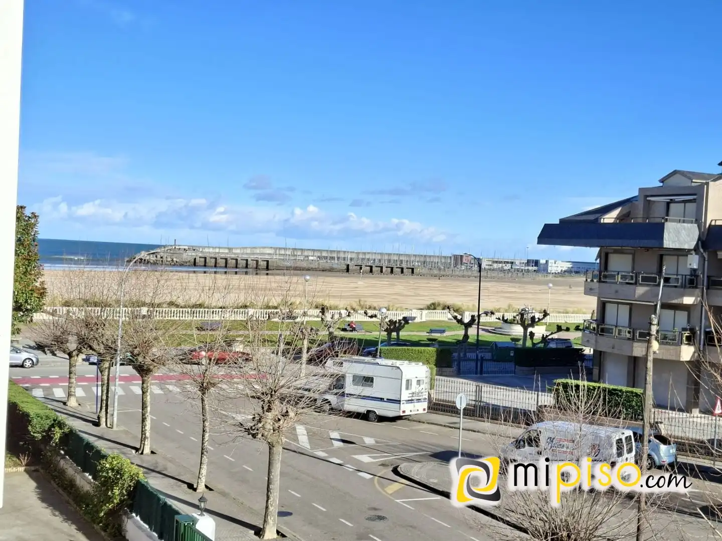 Vista exterior de Casa o chalet de alquiler en Laredo con Calefacción, Jardín privado y Amueblado
