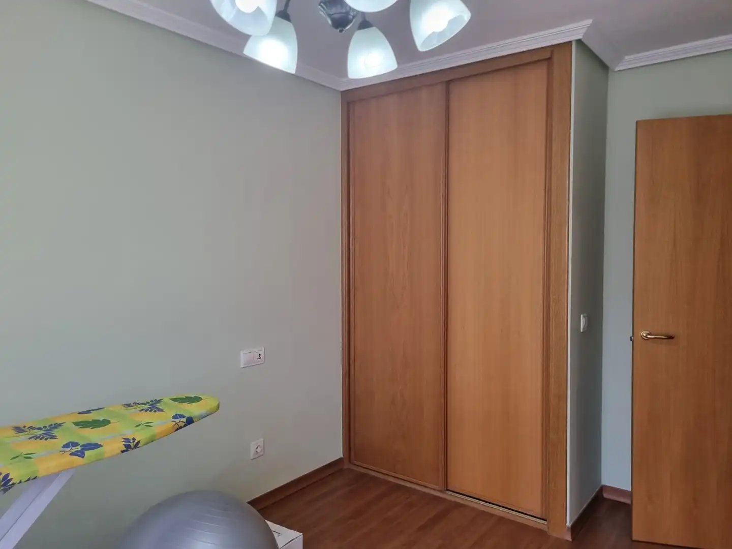 Dormitori de Casa o xalet en venda en Nájera amb Calefacció, Terrassa i Moblat