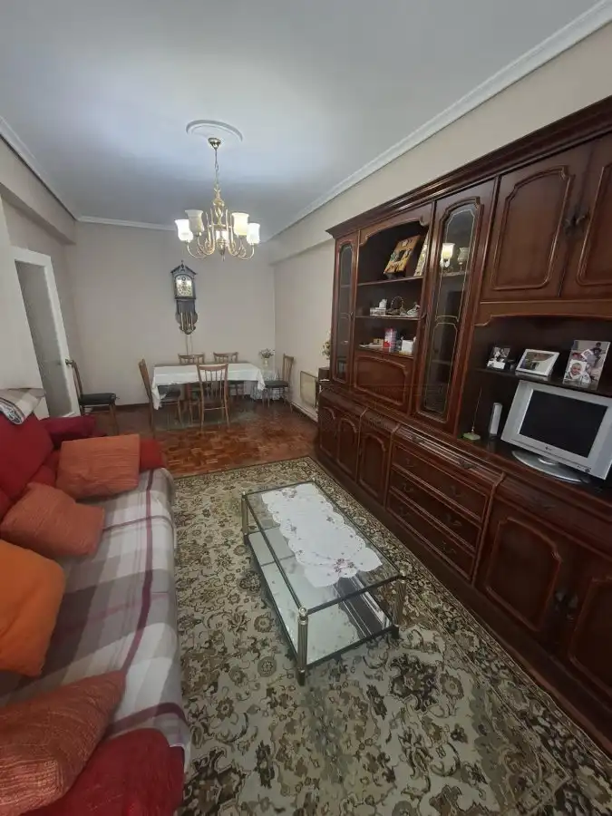 Sala de estar de Piso en venta en Vitoria - Gasteiz con Calefacción, Parquet y Trastero
