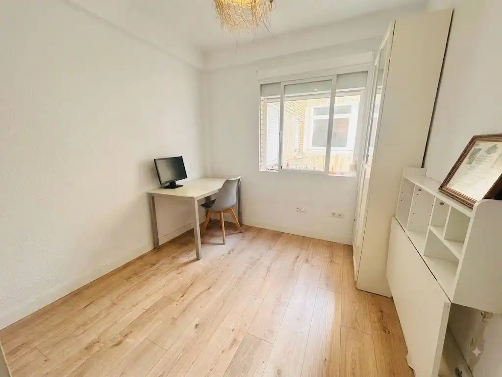 Habitación de Piso en venta en Málaga con Aire acondicionado, Jardín privado y Parquet