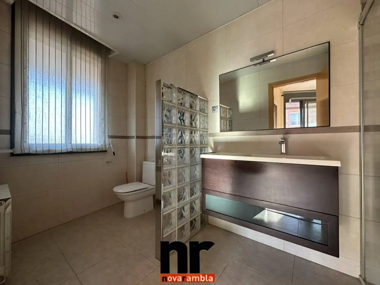 Bathroom of Flat for rent in Ripollet  with Heating, Parquet flooring and Storage room