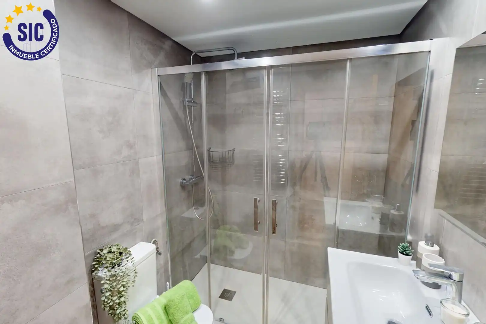 Baño de Piso en venta en Castellón de la Plana / Castelló de la Plana con Aire acondicionado, Calefacción y Parquet